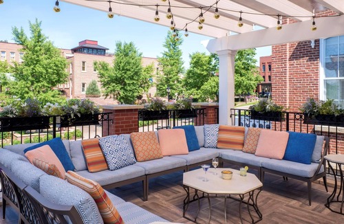 Red Wing House | Historic Red Wing Lux Hotel -Premium Room -Free Wifi -Bathrobes-Perfect Location