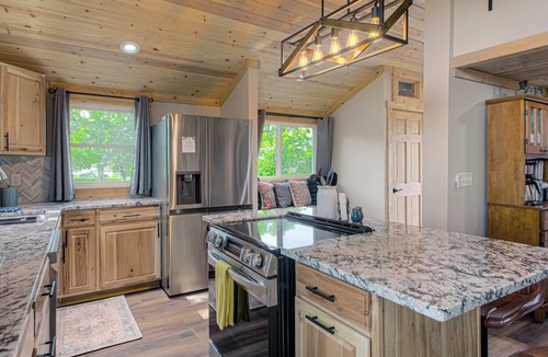 Paola House | Historic Schoolhouse + Bus Stay + Private Hot Tub