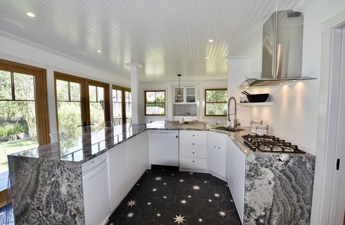 Avon House | Historic Sea Capt Home Overlooking Twilight Lake: Pool, Walk To Beach & Village