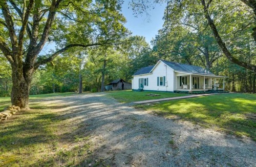 McCain House | Historic Stagecoach Road Cottage Private Acres
