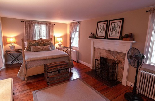 Purcellville House | Historic Tip of the Hill, ca 1762, just outside of Purcellville