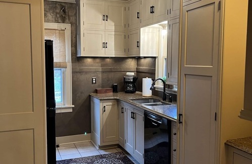 Sioux Falls House | Historic Twin Tudors Inn Northwest Room w/Loft (KP1400Loft)
