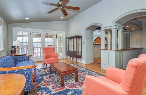 Millville House | Historic Buckskin Manor in Virginia wine country