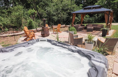 Spry House | Historic York Schoolhouse Retreat | Hot Tub Game Room Fire Pit Sleeps 9
