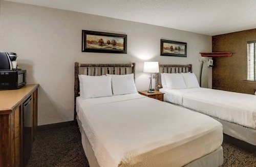 St. Joseph Hotel | Historical Stays with Modern Amenities & River Trail Access
