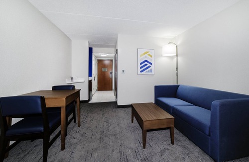 Walterboro Hotel | Holiday Inn Exp Walterboro by IHG