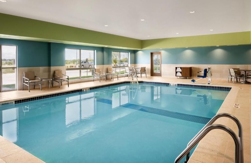 West Des Moines Hotel | Holiday Inn Express & Suites - West Des Moines - Jordan Creek by IHG