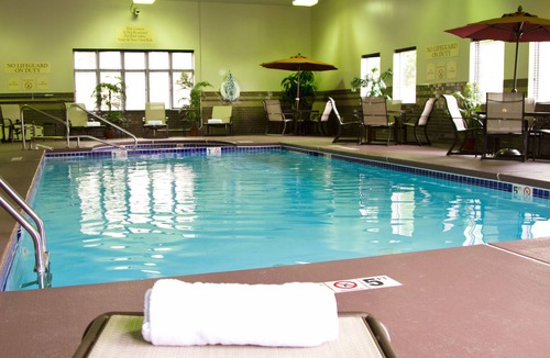 Vineland Hotel | Holiday Inn Express and Suites Vineland Millville, an IHG Hotel