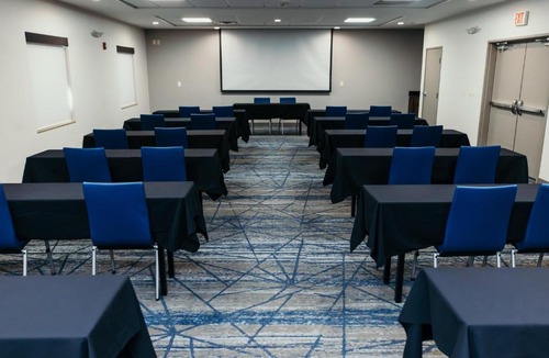 Urbandale Hotel | Holiday Inn Express and Suites Urbandale Des Moines by IHG