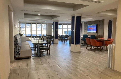 Winchester Hotel | Holiday Inn Express and Suites Winchester by IHG