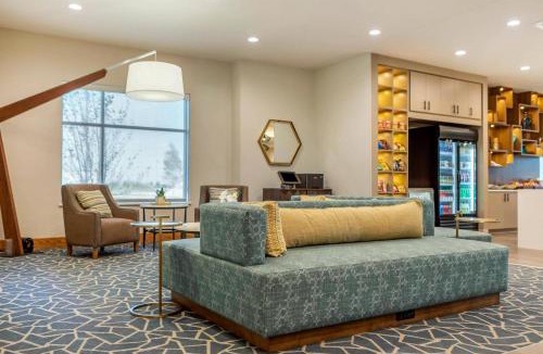 Bettendorf Hotel | Holiday Inn Express Bettendorf - Davenport NE by IHG