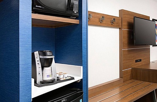 Chesapeake Hotel | Holiday Inn Express Chesapeake - Norfolk by IHG