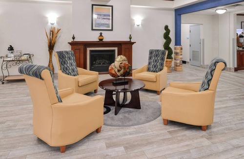 Clanton Hotel | Holiday Inn Express Clanton by IHG