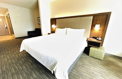 Grand Island Hotel | Holiday Inn Express Hotel & Suites Grand Island by IHG