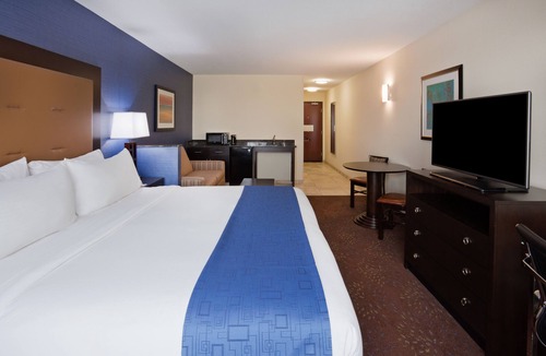 Fort Dodge Hotel | Holiday Inn Express Hotel & Suites Fort Dodge by IHG