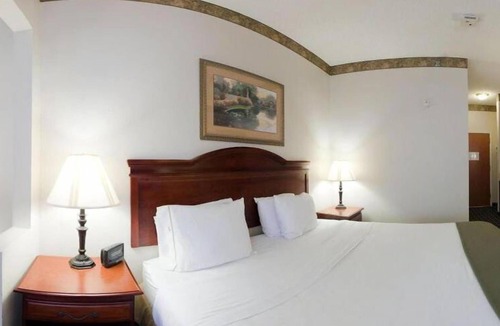 Laurinburg Hotel | Holiday Inn Express Hotel & Suites Laurinburg by IHG