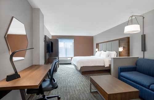 Clinton Hotel | Holiday Inn Express Hotel & Suites Clinton by IHG