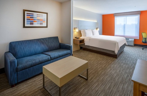 Delmar Hotel | Holiday Inn Express Hotel & Suites Salisbury - Delmar by IHG