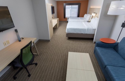 Athens Hotel | Holiday Inn Express Hotel & Suites Athens by IHG