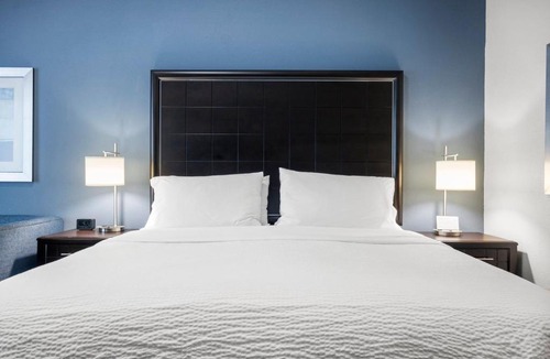Gateway Hotel | Holiday Inn Express Hotel & Suites Austin NW - Arboretum Area by IHG