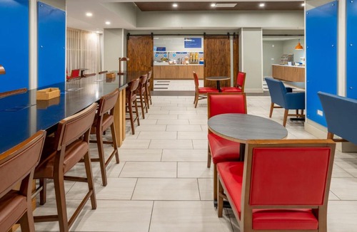 Delmar Hotel | Holiday Inn Express Hotel & Suites Salisbury - Delmar by IHG
