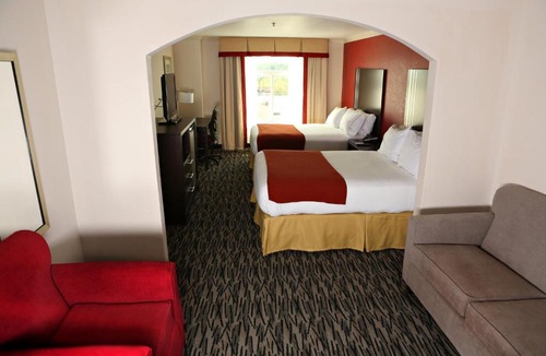 Sumter Hotel | Holiday Inn Express Hotel & Suites - Sumter by IHG