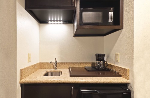 Colby Hotel | Holiday Inn Express Hotel & Suites Colby by IHG