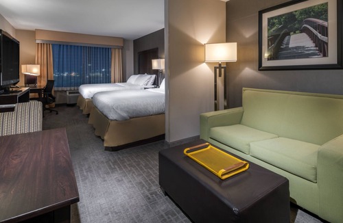 Hays Hotel | Holiday Inn Express Hotel & Suites Hays by IHG
