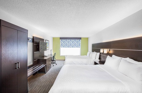 Altoona Hotel | Holiday Inn Express Hotel & Suites Altoona-Des Moines by IHG
