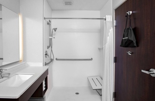 Altoona Hotel | Holiday Inn Express Hotel & Suites Altoona-Des Moines by IHG