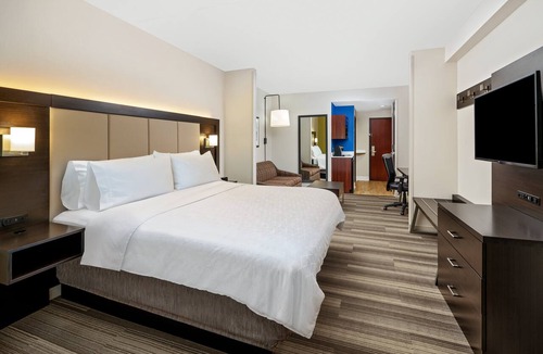 Florence Hotel | Holiday Inn Express Hotel & Suites Florence I-95 at Hwy 327 by IHG