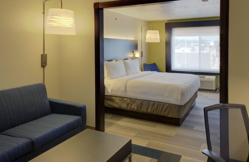 Le Mars Hotel | Holiday Inn Express Hotel & Suites Le Mars by IHG