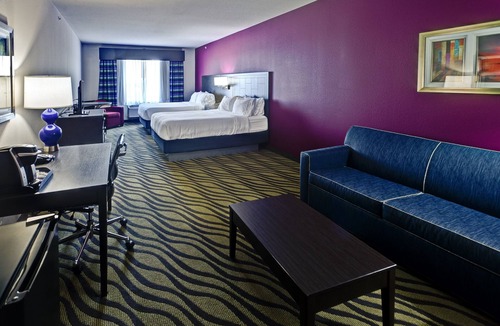 Hutchinson Hotel | Holiday Inn Express Hutchinson by IHG