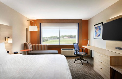 McCook Hotel | Holiday Inn Express McCook by IHG