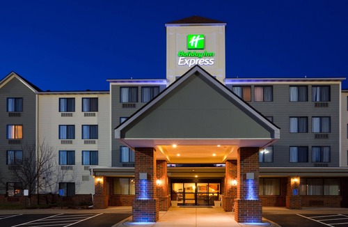 Coon Rapids Hotel | Holiday Inn Express Minneapolis/Coon Rapids/Blaine by IHG