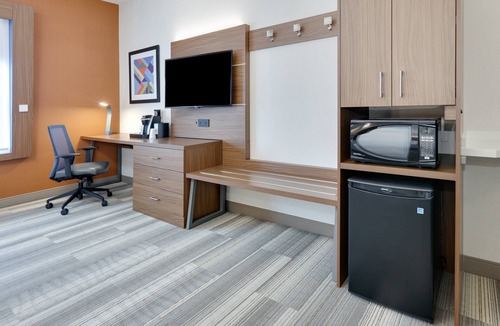 Mitchell Hotel | Holiday Inn Express Mitchell by IHG