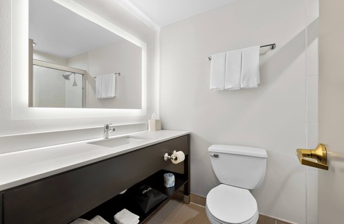 Plainsboro Hotel | Holiday Inn Express Princeton Southeast by IHG