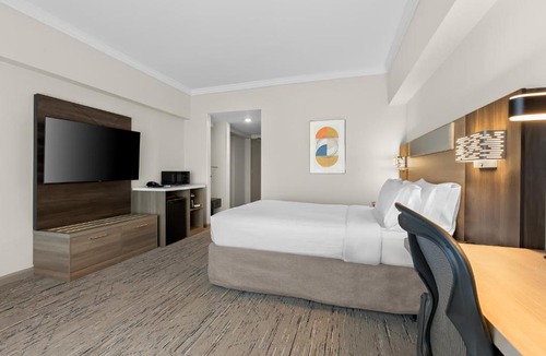 Plainsboro Hotel | Holiday Inn Express Princeton Southeast by IHG