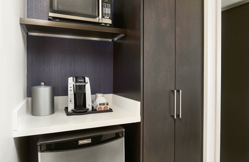 Richmond Hotel | Holiday Inn Express Richmond - Midtown by IHG