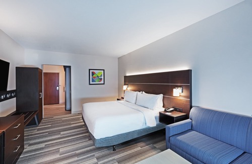 Coffeyville Hotel | Holiday Inn Express & Suites Coffeyville by IHG