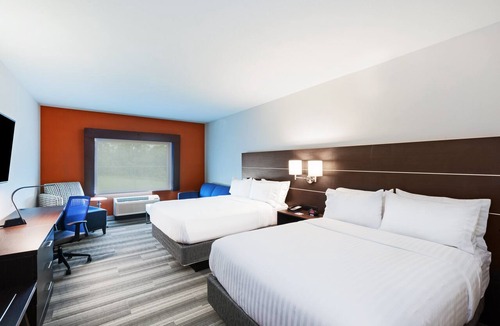 Coffeyville Hotel | Holiday Inn Express & Suites Coffeyville by IHG