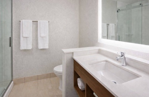 Downtown Des Moines Hotel | Holiday Inn Express & Suites Des Moines Downtown by IHG