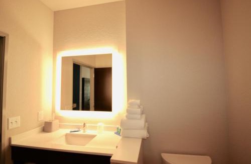 Kirksville Hotel | Holiday Inn Express & Suites - Kirksville - University Area by IHG