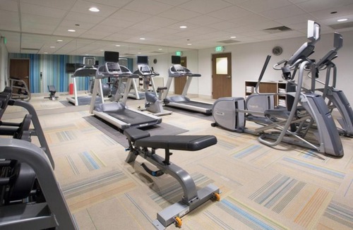 Oak Grove Hotel | Holiday Inn Express & Suites Kansas City - Oak Grove I-70 by IHG
