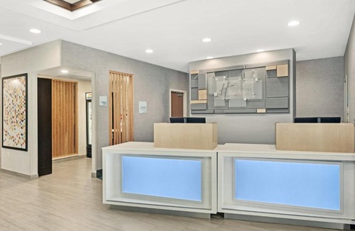 West Fairfax Hotel | Holiday Inn Express & Suites Culpeper by IHG