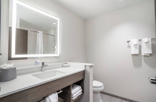 Marion Hotel | Holiday Inn Express & Suites Cedar Rapids NE – Marion by IHG