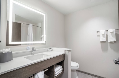 Marion Hotel | Holiday Inn Express & Suites Cedar Rapids NE – Marion by IHG