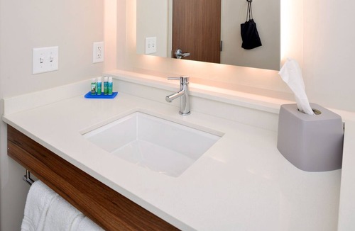 Ottumwa Hotel | Holiday Inn Express & Suites Ottumwa by IHG