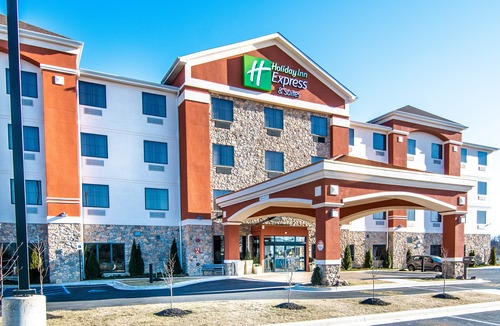 Elkton Hotel | Holiday Inn Express & Suites Elkton - University Area, an Ihg Hotel