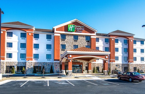 Elkton Hotel | Holiday Inn Express & Suites Elkton - University Area, an Ihg Hotel